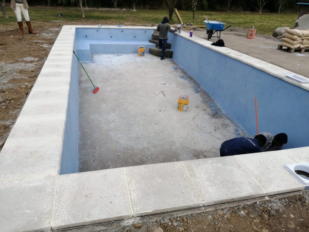 Construcción Piscina de Hormigón en Calera de Tango