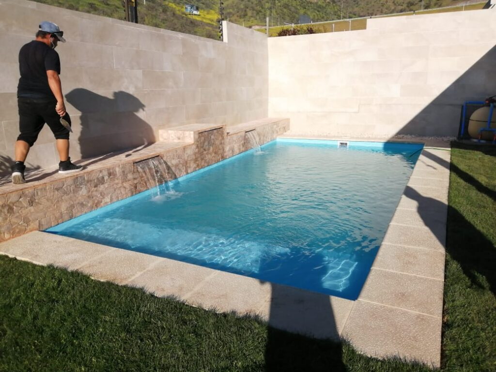 Construcción Piscina de Hormigón en Chicureo